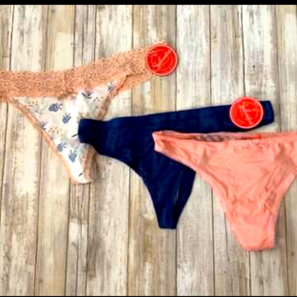 Women’s 2X SPLENDIES Thongs - NWT
